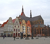 Rostock, am Neuen Markt : Markt, Kirche, alte Häuser, Kirche